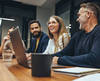 Groupe de clients souriants